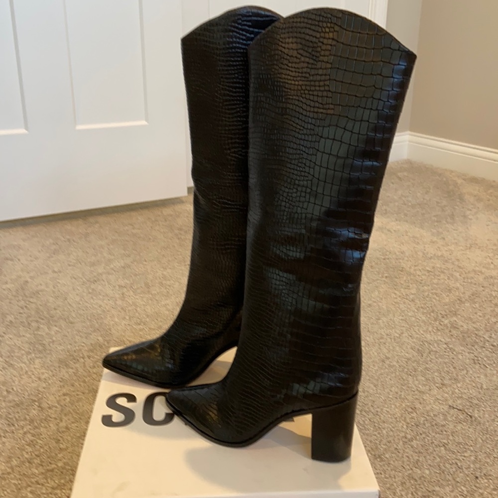Schutz new in box black crocodile leather size 6.5M pull on Analeah boots.